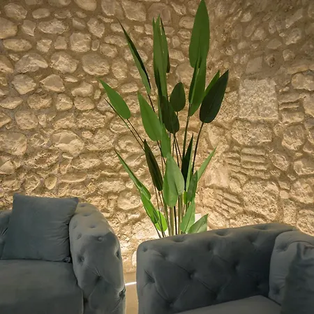 Almatros Design Peonia In Palazzo Storico * Sulmona